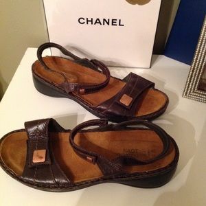 NAOT Papaya Leather Brown Sandal Velcro  size 40